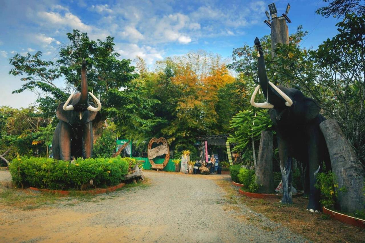 Denchai City Resort เด่นชัยซิตี้ รีสอร์ท Phrae Ngoại thất bức ảnh
